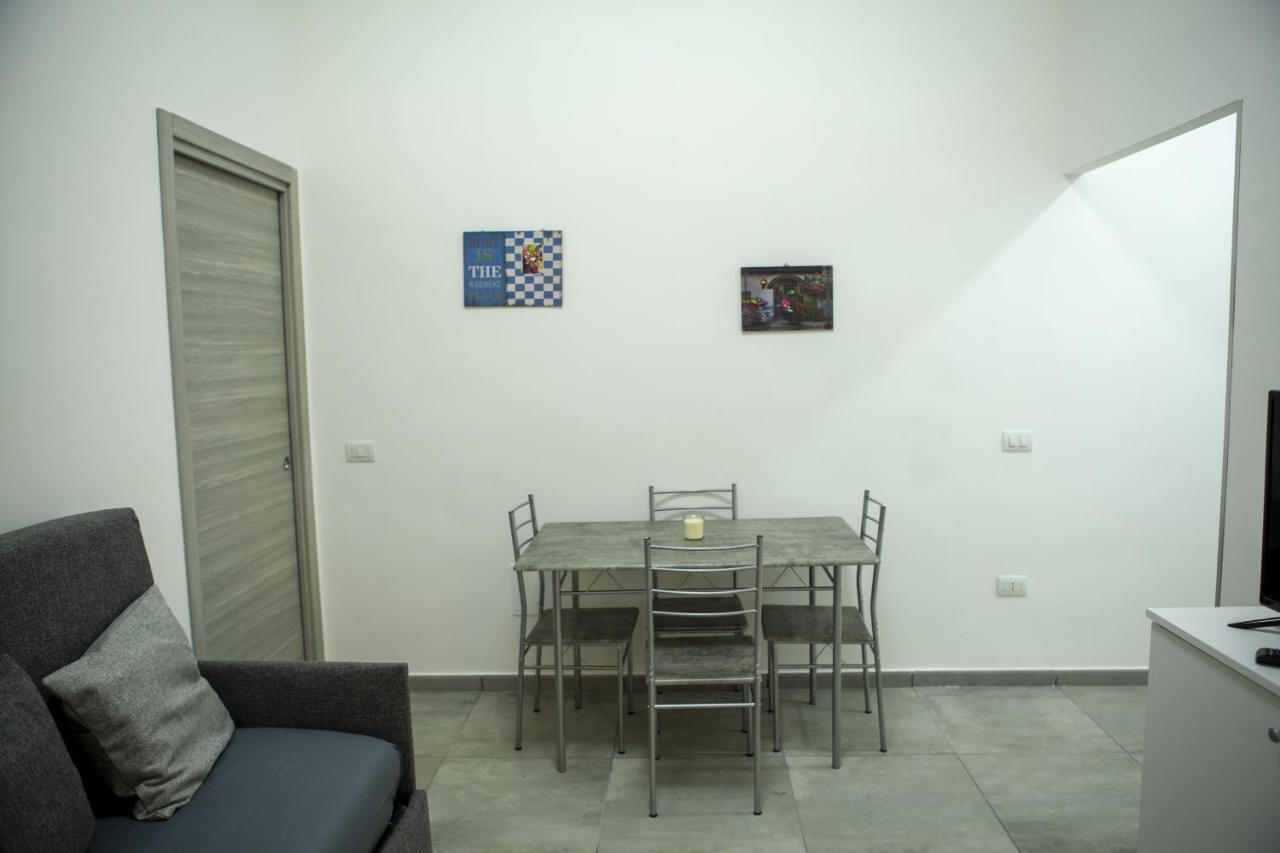 Na' Stanza In Piazza Apartman Nápoly Kültér fotó