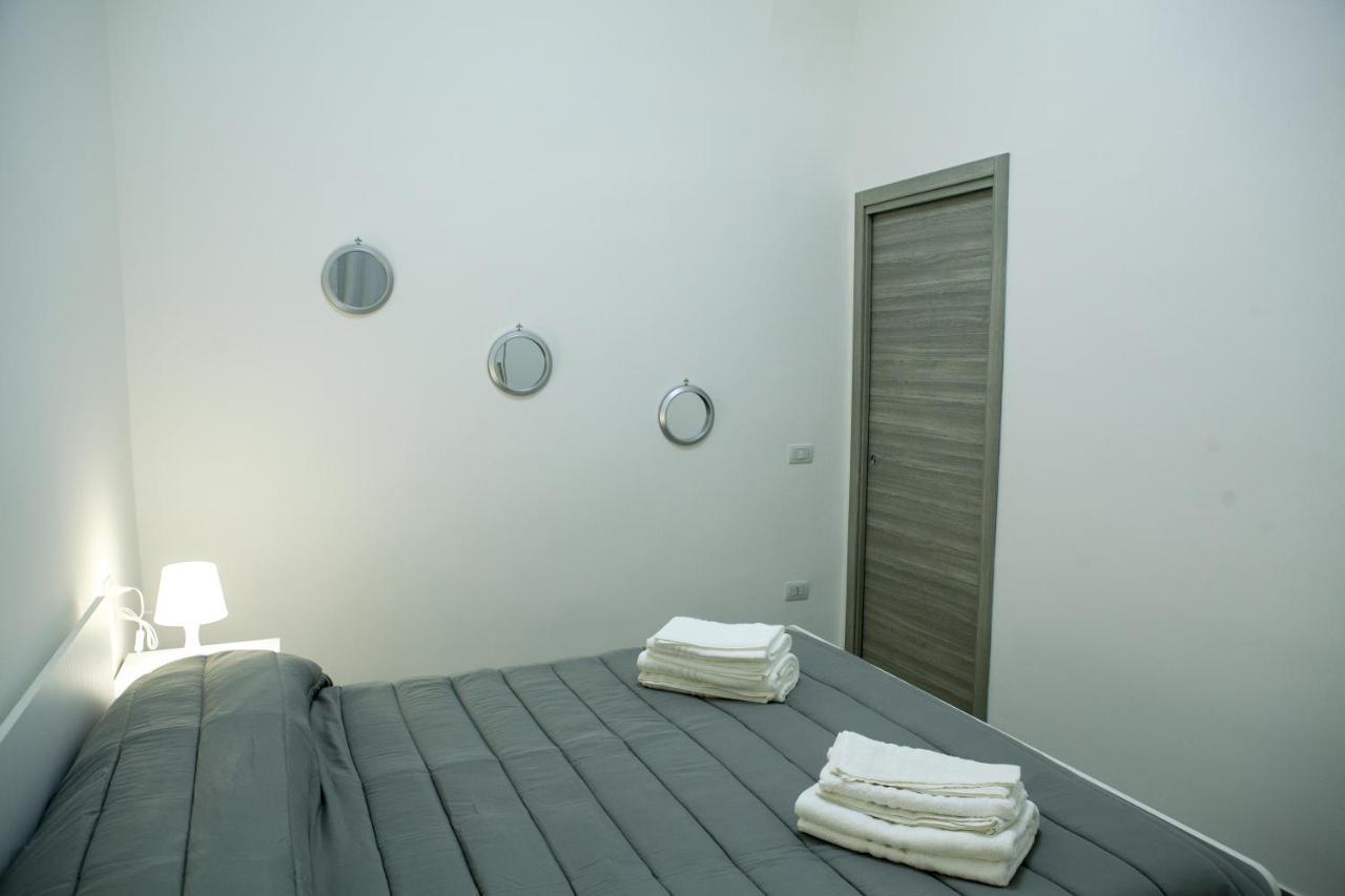 Na' Stanza In Piazza Apartman Nápoly Kültér fotó